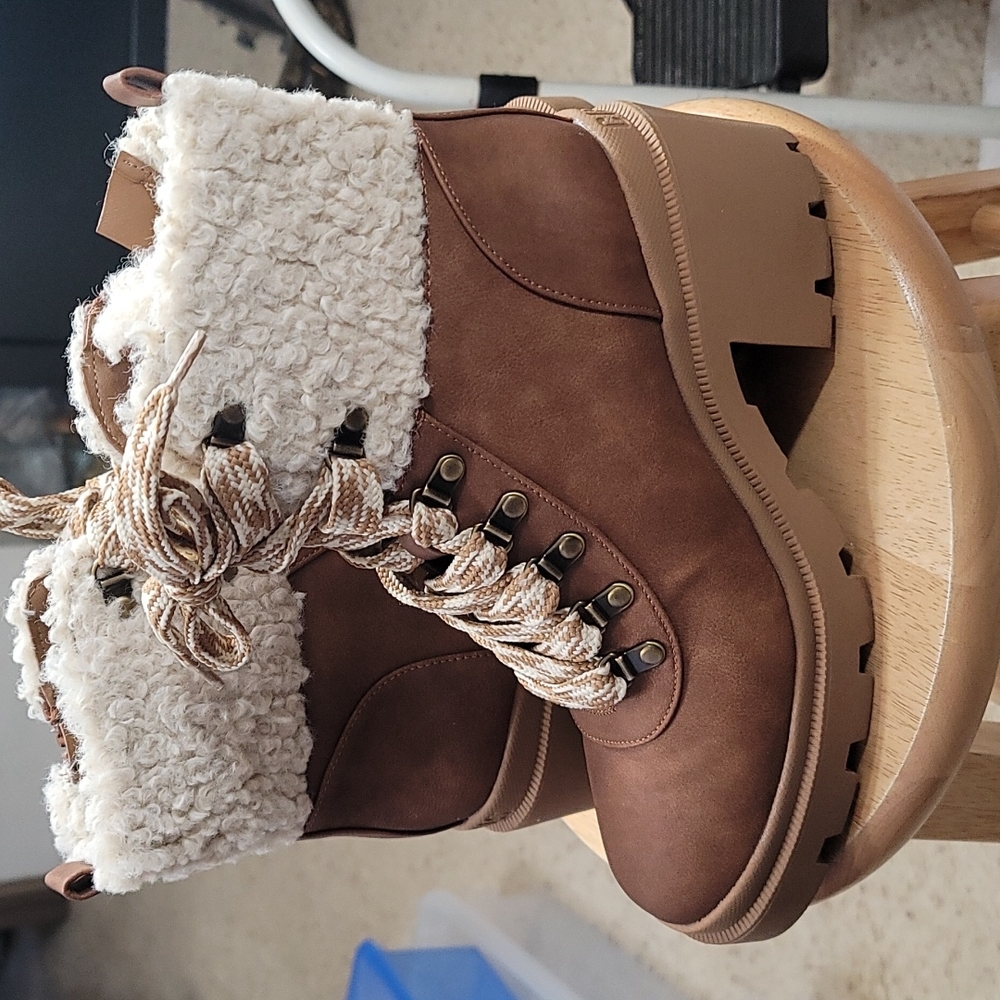 Circus Boots by Samedelman Size 9 Caramel